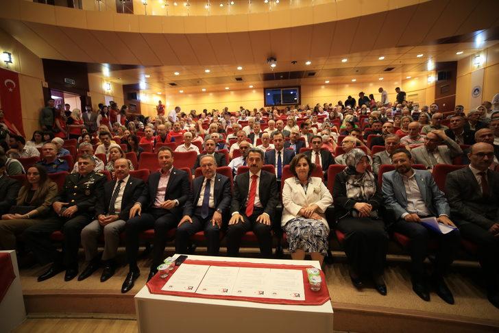 Kırklareli'nde "15 Temmuz Destanını Canlı Tutmak" konferansı düzenlendi G1