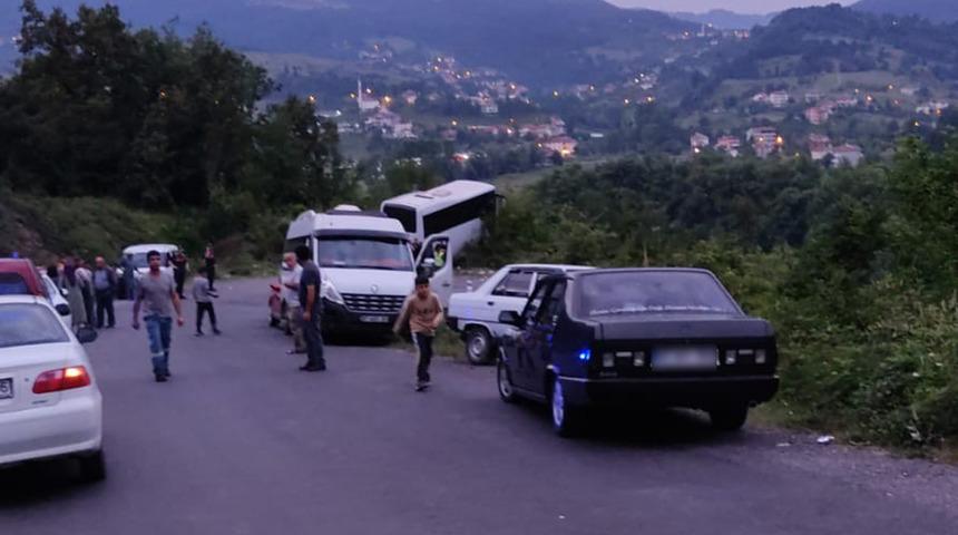 Düğüne giderken feci otobüs kazası! Davetlileri taşıyordu... Çok sayıda yaralı var