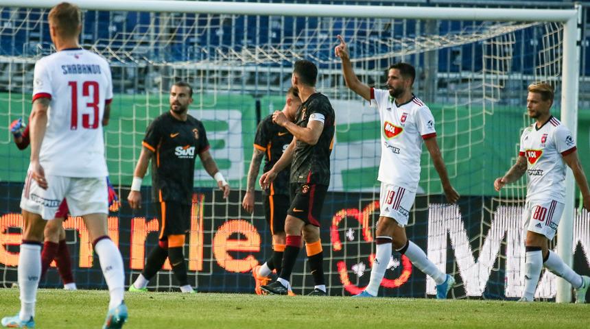 Galatasaray taraftarı alınan mağlubiyetin ardından çileden çıktı! İstifa isteyen bile var...