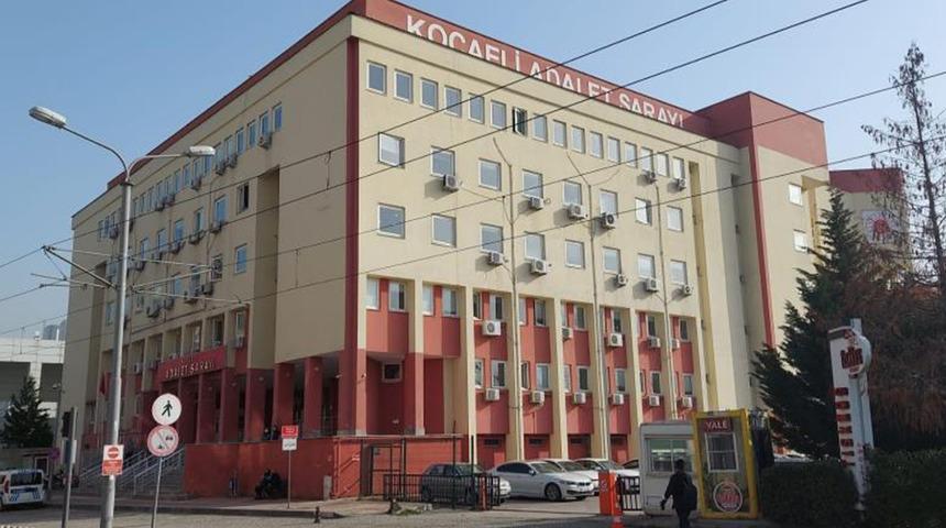 İki kuzenine cinsel istismarda bulunmuştu! Yargılanmaya başladı...