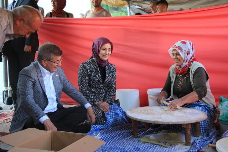 Gelecek Partisi Genel Başkanı Davutoğlu, Karaman'da kiraz festivaline katıldı G5