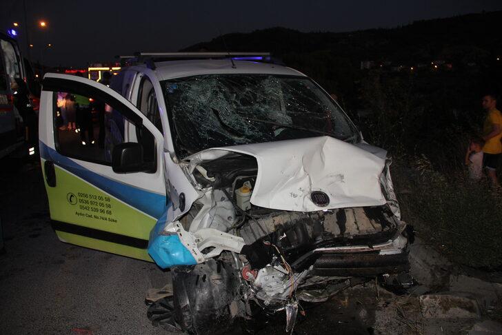 Aydın'da hafif ticari araç ile otomobilin çarpıştığı kazada 6 kişi yaralandı G2