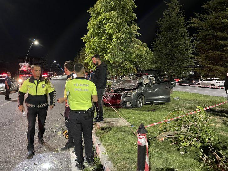 Niğde'de refüjdeki ağaçlara çarpan otomobilin sürücüsü öldü G5