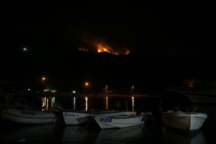 Datça'daki orman yangınına müdahale sürüyor G5