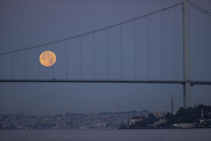 İstanbul'da dolunay kentin simge noktalarıyla fotoğraf karelerine yansıdı G5