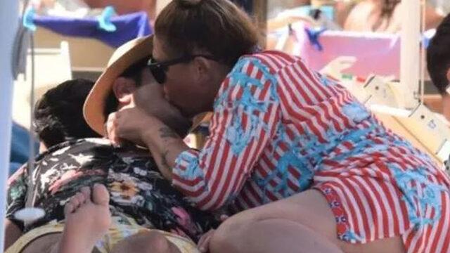 19 yaş küçük sevgilisiyle herkesin içinde öpüşen Işın Karaca eleştirilere kızdı: Öptüğüm adam...