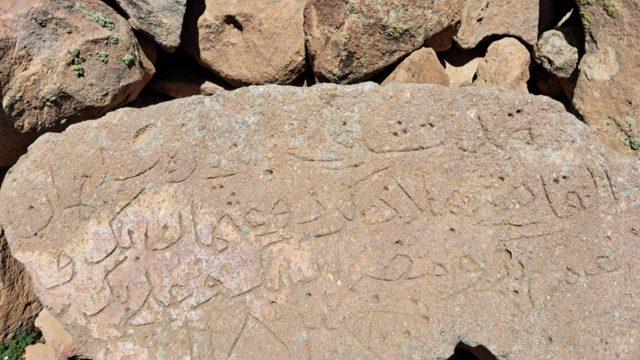 Buraya bile göz diktiler! Defineciler 4 bin 58 metredeki tarihi mezarlığa dadandı