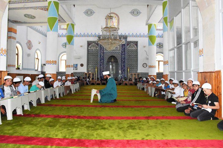 İmam, kurduğu "cami market"le çocuklara camiyi sevdiriyor G3