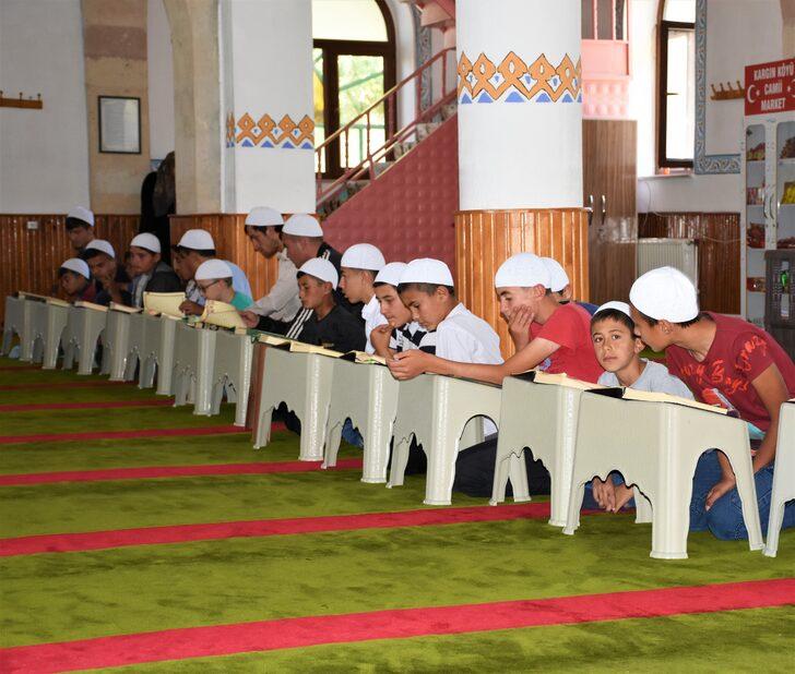 İmam, kurduğu "cami market"le çocuklara camiyi sevdiriyor G5