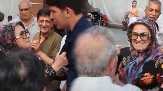 Yaşlı kadın, gencin yakasına yapıştı! Sokak röportajındaki yaşlı teyze olay oldu