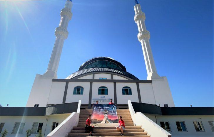 Alanya'da öğrenciler yamaç paraşütü atlayışıyla 15 Temmuz şehitlerini andı G2