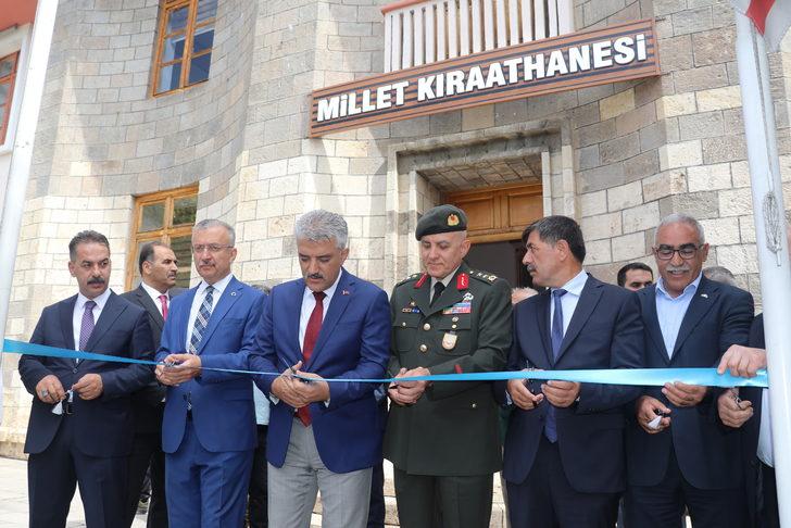 Erzincan'da lise öğrencileri "15 Temmuz" temalı resim ve kitap sergisi açtı G3