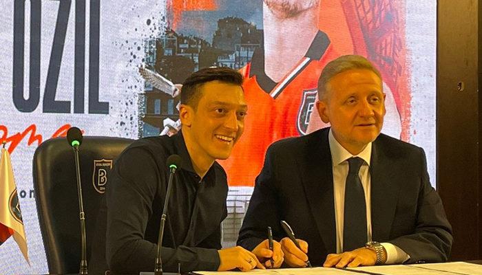 Mesut Özil resmen Başakşehir'de! İmza töreninde dikkat çeken Fenerbahçe açıklaması