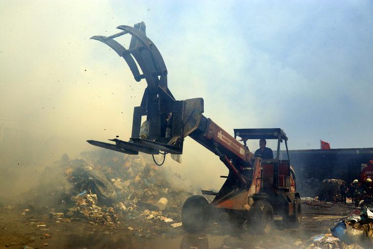 Konya'da atık toplama merkezinde yangın çıktı G4