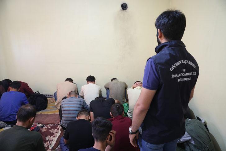 Van'da 23 düzensiz göçmen yakalandı G3