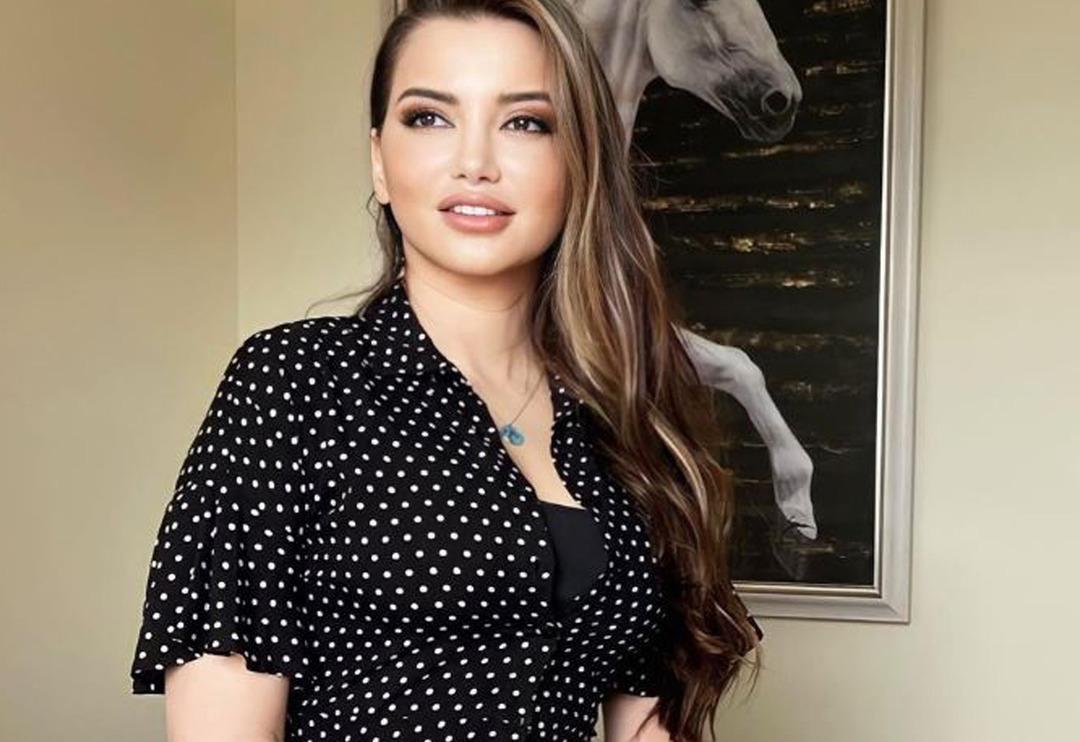 Esra Ezmeci'nin 14 yaşındaki oğluna yorum yağdı! "Kardeşi gibi duruyor"