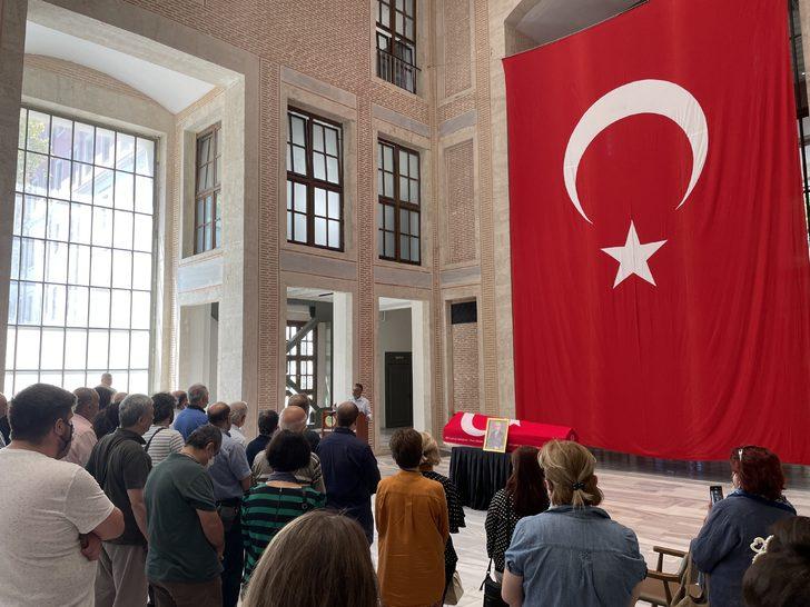 Hayatını kaybeden Türkolog Prof. Dr. Kemal Eraslan, son yolculuğuna uğurlandı G2