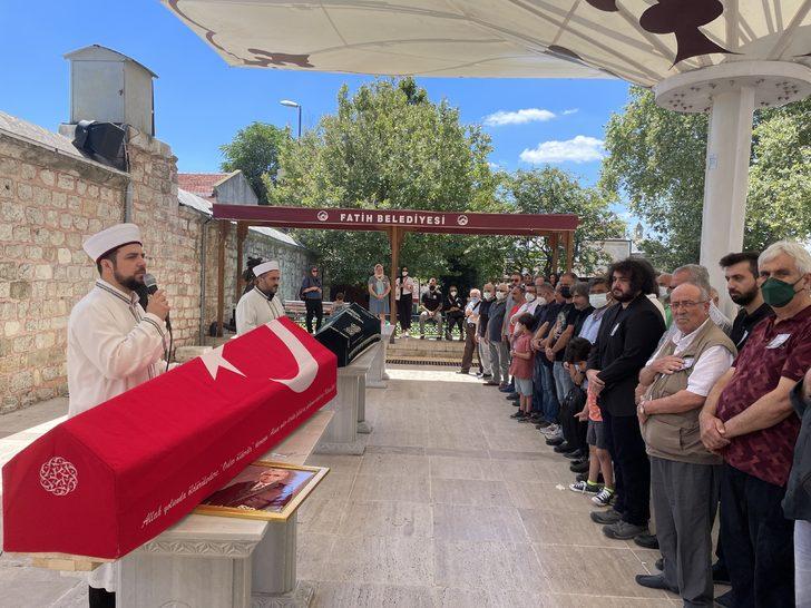 Hayatını kaybeden Türkolog Prof. Dr. Kemal Eraslan, son yolculuğuna uğurlandı G4