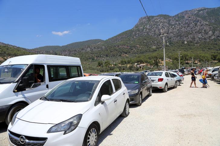 Muğla'da bayram trafiği yoğunluğu sürüyor G3
