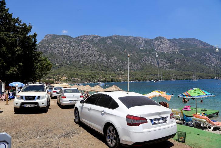 Muğla'da bayram trafiği yoğunluğu sürüyor G4