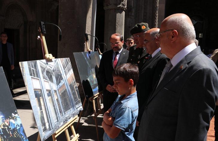 Erzurum'daki Çifte Minareli Medrese'de "15 Temmuz Fotoğraf Sergisi" açıldı G2