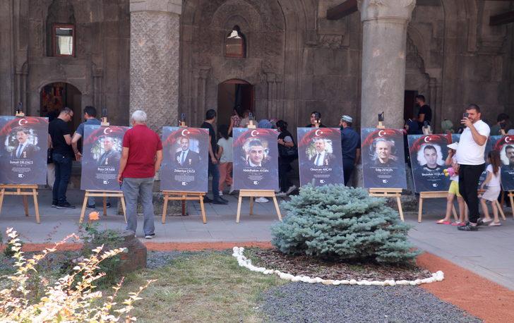 Erzurum'daki Çifte Minareli Medrese'de "15 Temmuz Fotoğraf Sergisi" açıldı G3