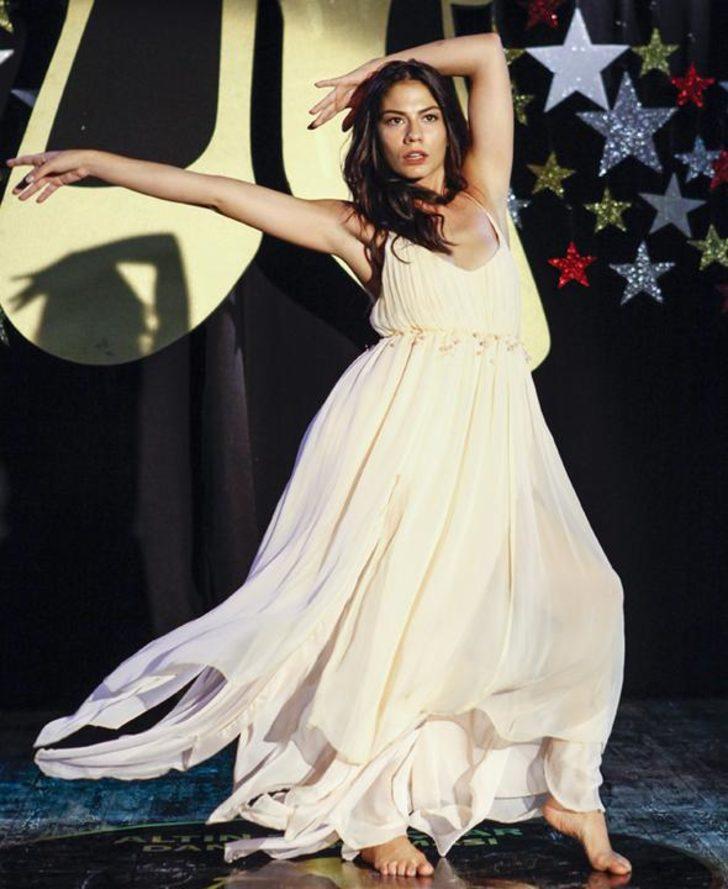 Demet Özdemir'den yeni filminde dans şov G4