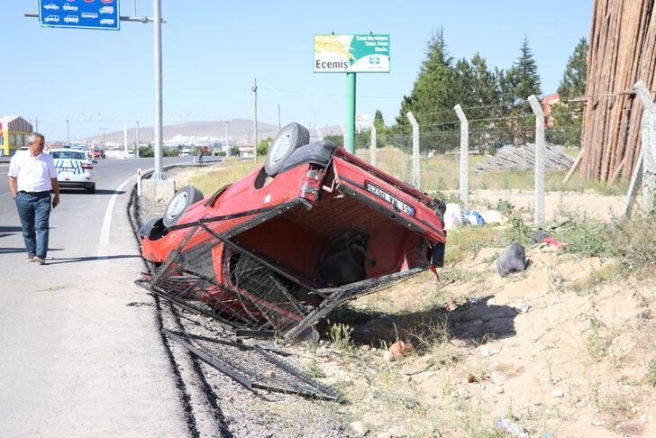 Niğde'de devrilen kamyonetteki 8 kişi yaralandı G3
