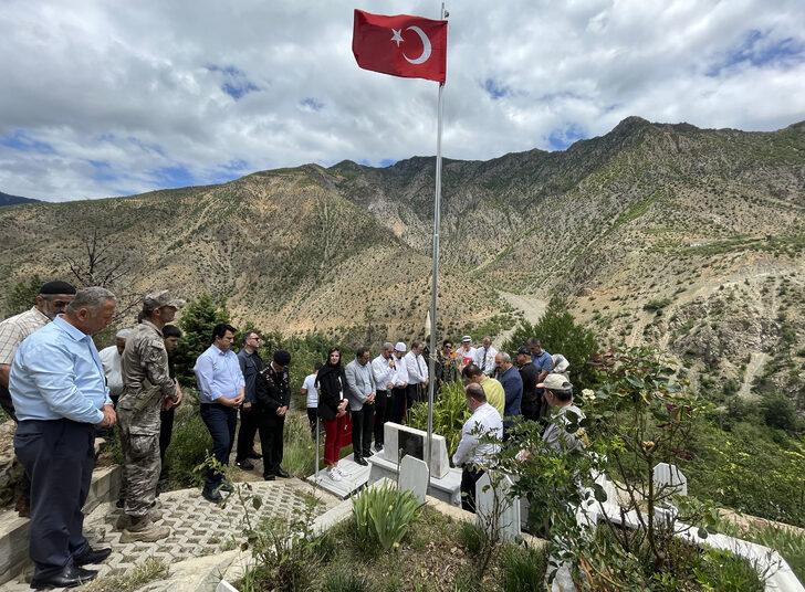 Artvin Valisi Doruk, 15 Temmuz şehitleri Acar ve İnce'nin ailelerini ziyaret etti G1