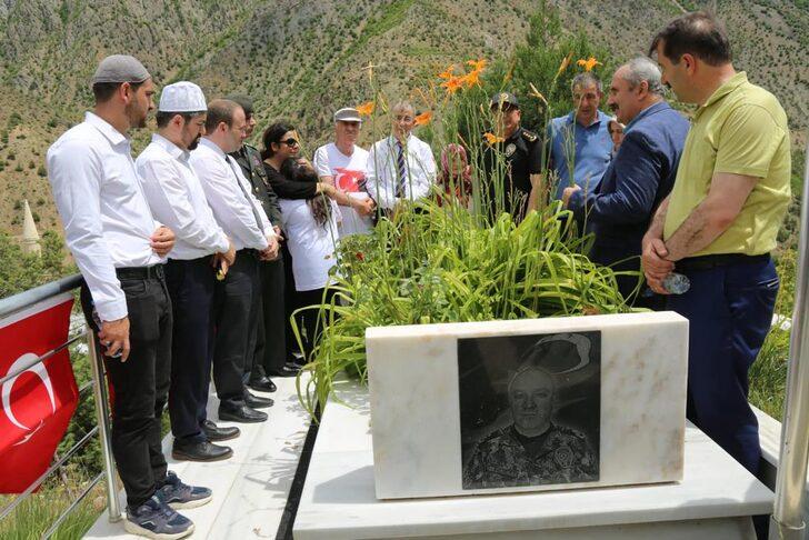 Artvin Valisi Doruk, 15 Temmuz şehitleri Acar ve İnce'nin ailelerini ziyaret etti G2