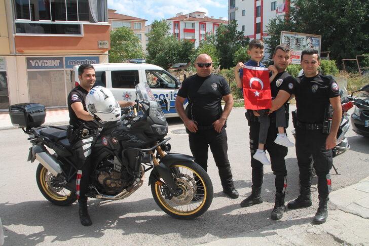 Amasya'da 15 Temmuz şehidinin çocuğunun hayalini polisler gerçekleştirdi G2