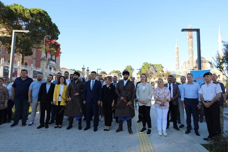 Edirne'deki Selimiye Meydanı'nda "15 Temmuz fotoğrafları" sergisi açıldı G3