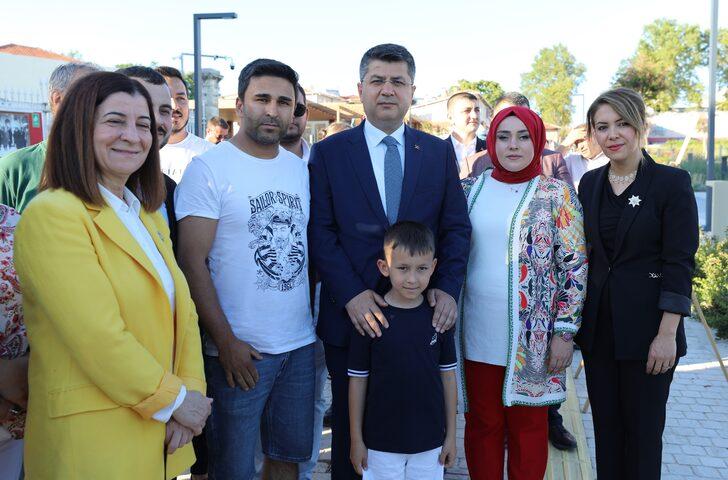 Edirne'deki Selimiye Meydanı'nda "15 Temmuz fotoğrafları" sergisi açıldı G4
