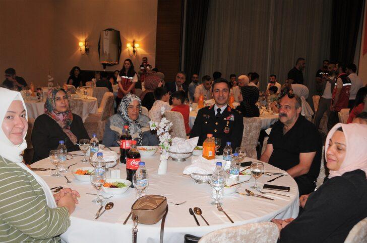 Mardin'de şehit yakınları ve gaziler bir araya geldi G3