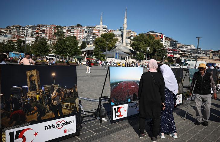 15 Temmuz şehidinin yaralıları taşıdığı motosiklet Üsküdar Meydanı'nda sergileniyor G5
