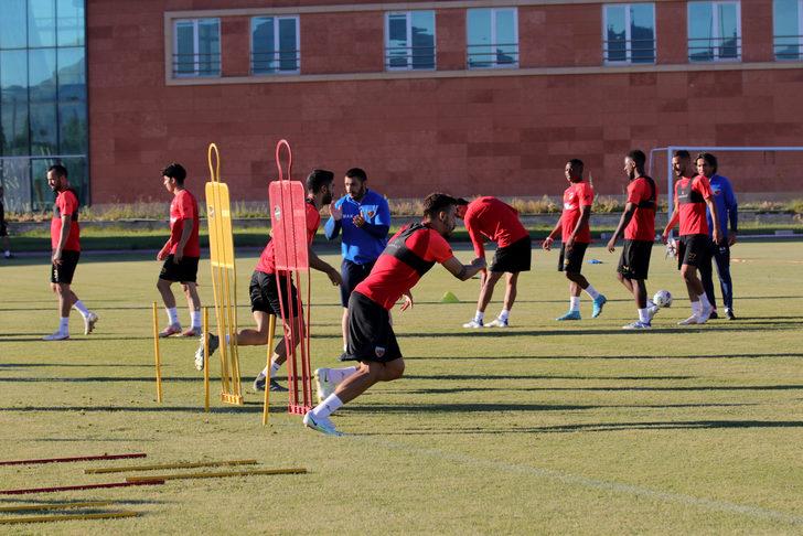 Kayserispor'da teknik heyet ve oyuncular sezon hazırlıklarından memnun G3