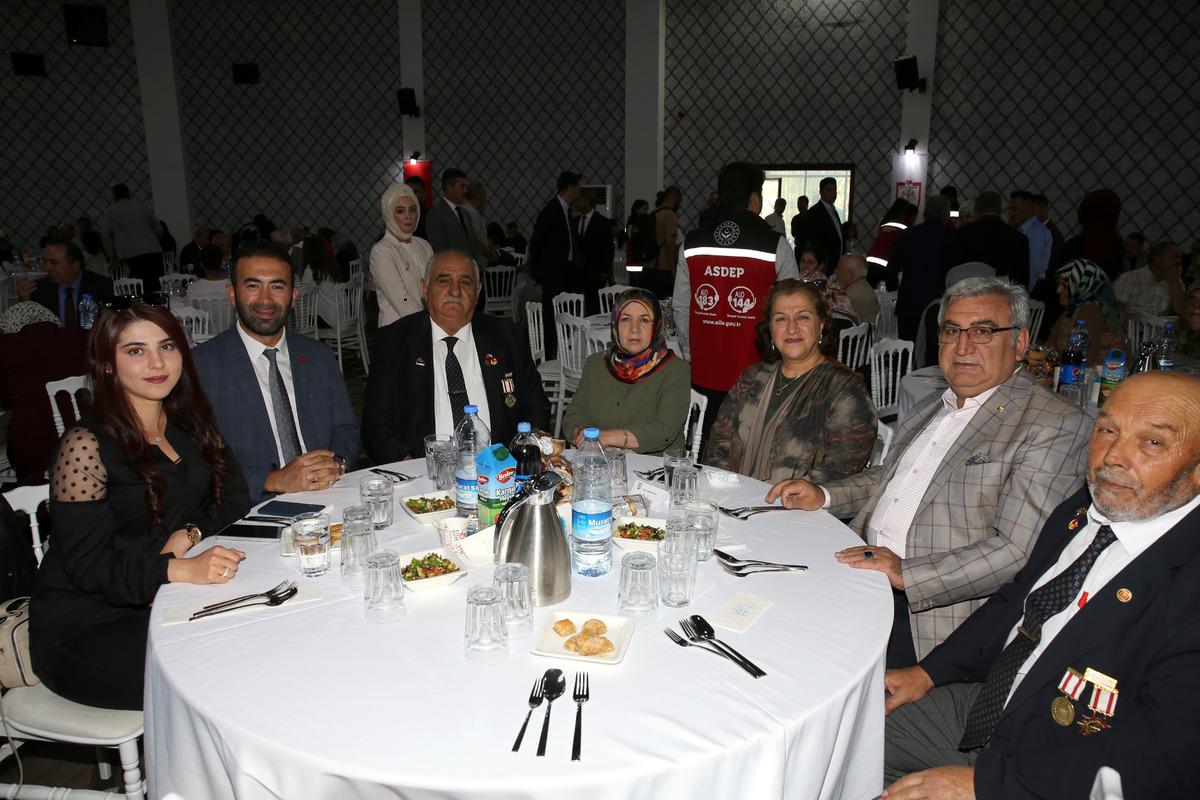 Sivas'ta şehit yakınları ve gaziler 15 Temmuz programında buluştu