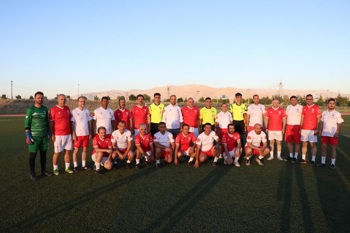 Niğde'de protokol &uuml;yeleri dostluk ma&ccedil;ı yaptı