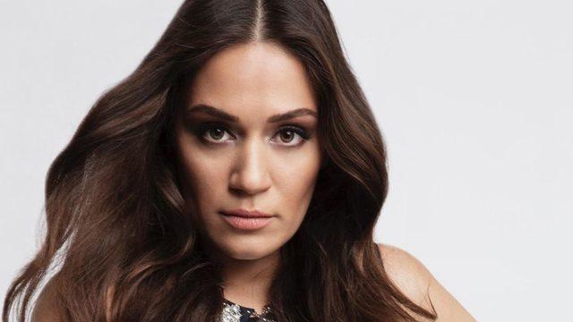 Ünlü oyuncu Özge Borak mayolu poz verdi! Tablo gibisin