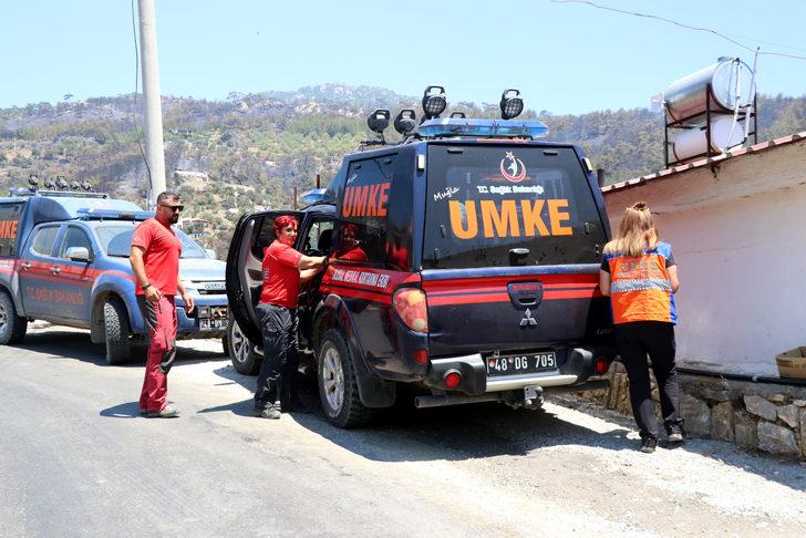 Datça'da yangın bölgesindeki vatandaşlara UMKE ekiplerince sağlık hizmeti verildi G1