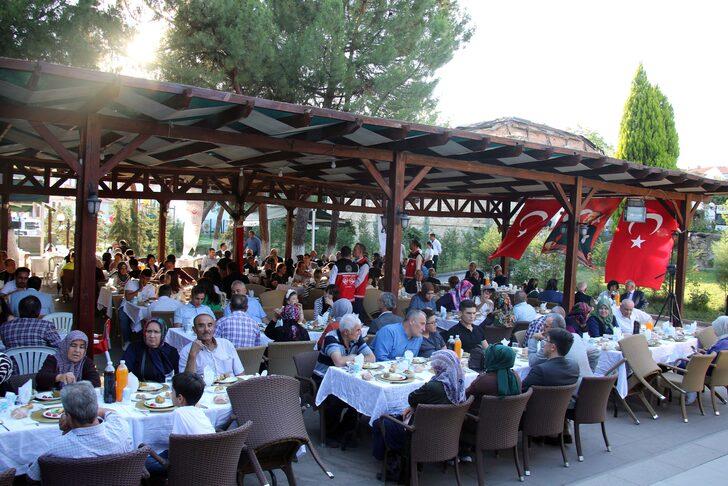 Uşak'ta şehit yakınları ve gaziler 15 Temmuz programında bir araya geldi G1