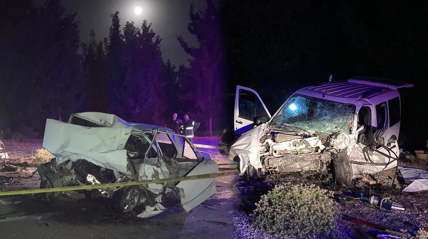 Adana'da feci kaza! Kafa kafaya çarpıştılar: 2 ölü 5 yaralı