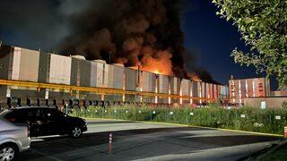 Kocaeli'de demir çelik fabrikasında yangın! Çok sayıda itfaiye ekibi sevk edildi