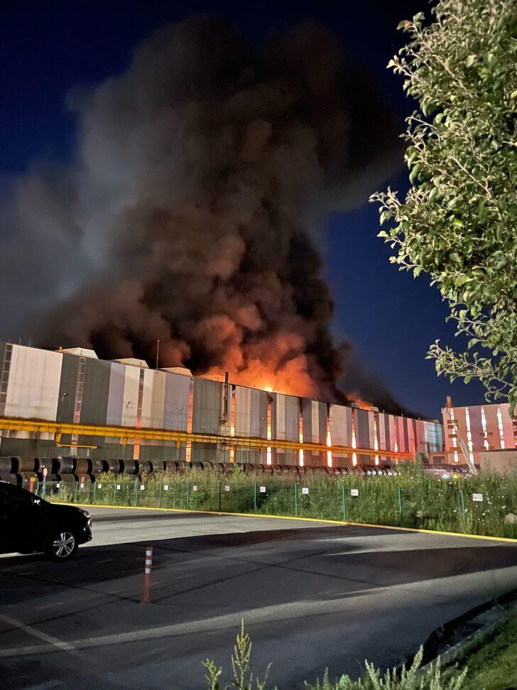 GÜNCELLEME - Kocaeli'de demir çelik fabrikasında çıkan yangın söndürüldü G3