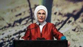 Emine Erdoğan'dan 15 Temmuz paylaşımı: Her vatandaşımız dirilişin sembolü oldu