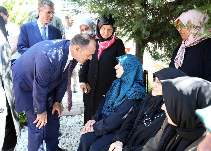 Sakarya ve Düzce'de 15 Temmuz şehitleri mezarları başında anıldı G1