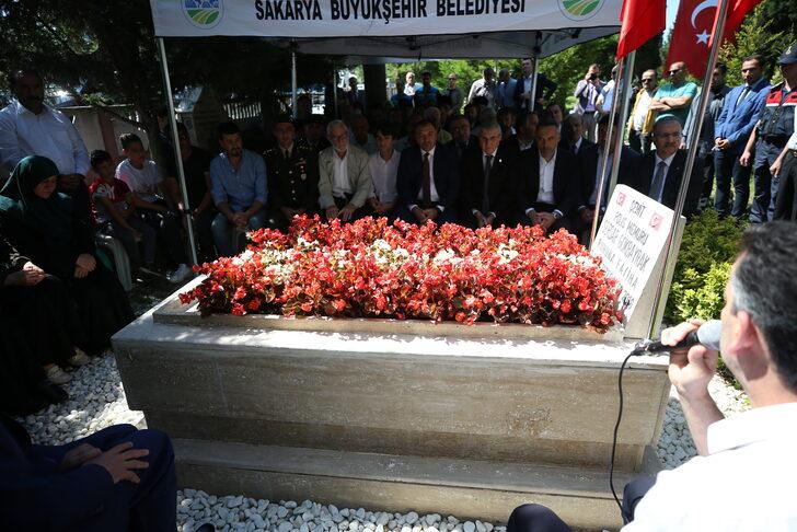 Sakarya ve Düzce'de 15 Temmuz şehitleri mezarları başında anıldı G4