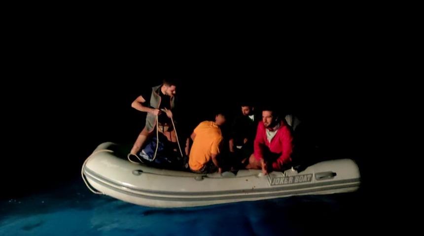 Muğla'da denizde sürüklenen bottaki 5 kişi kurtarıldı