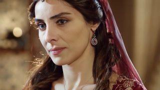 Muhteşem Yüzyıl'ın Mahidevran'ı Nur Fettahoğlu mayosuyla poz verdi!