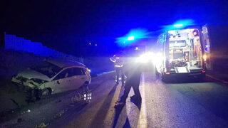 Sivas'ta devrilen otomobildeki 5 kişi yaralandı